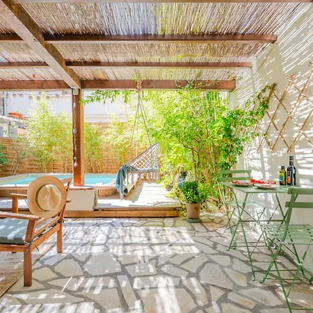 Escale Zen - Sauna Exclusif&Piscine Privée I Idéal Pro&Couple I Terrasse I 5min Port Toulon I WIFI HD - Design Élégant&Moderne *