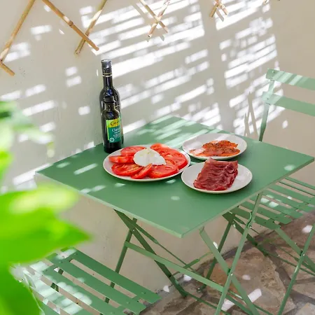 Escale Zen - Sauna Exclusif&Piscine Privée I Idéal Pro&Couple I Terrasse I 5min Port Toulon I WIFI HD - Design Élégant&Moderne Appartement