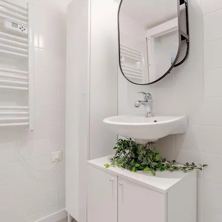 Escale Zen - Sauna Exclusif&Piscine Privée I Idéal Pro&Couple I Terrasse I 5min Port Toulon I WIFI HD - Design Élégant&Moderne Appartement