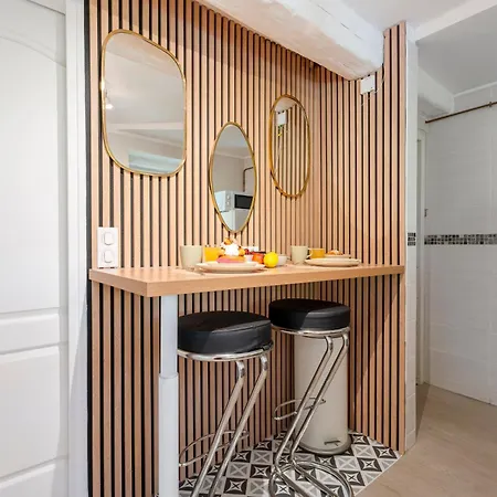 Appartement Escale Zen - Sauna Exclusif&Piscine Privée I Idéal Pro&Couple I Terrasse I 5min Port Toulon I WIFI HD - Design Élégant&Moderne *